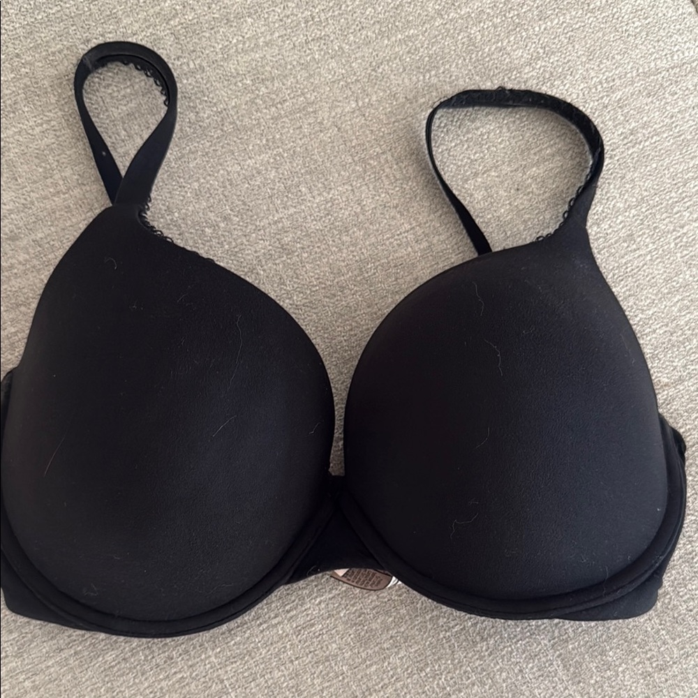 Victoria's Secret Black Padded Bra with Seamless Cups - body by Victoria
